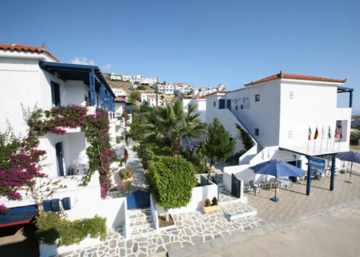 Aparthotel Maistrali Batsi (Andros)